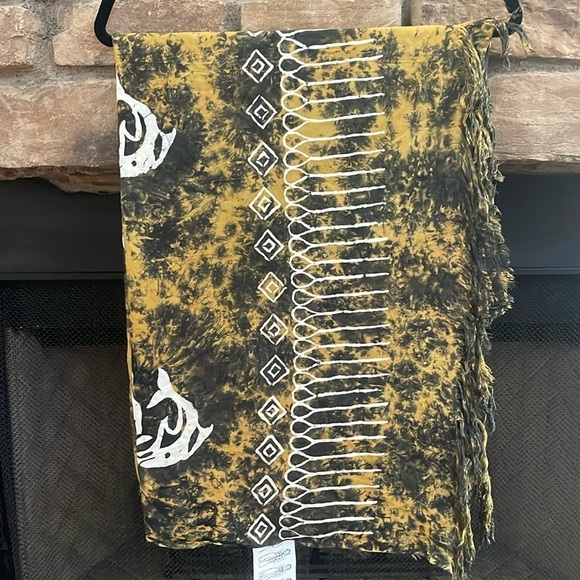 NWT gold, gray and white sarong with fringe. One size. - Picture 1 of 9